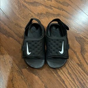 Toddler Nike sandals size:7